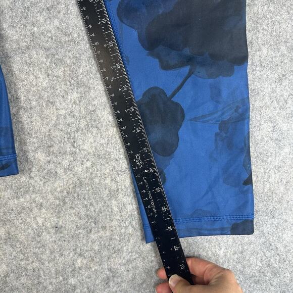 Lululemon Wunder Under Cropped Jumbo Floral Leggings Size 8 Blue Black - Picture 3 of 8